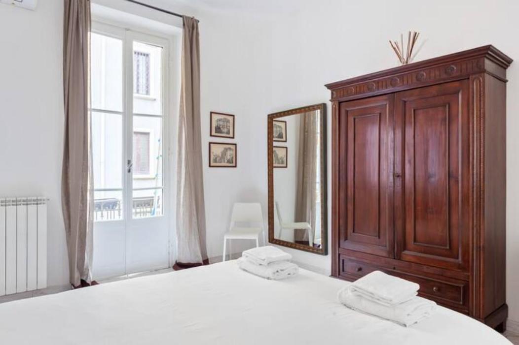 Isola And Zara Comfortable Apartment ミラノ エクステリア 写真